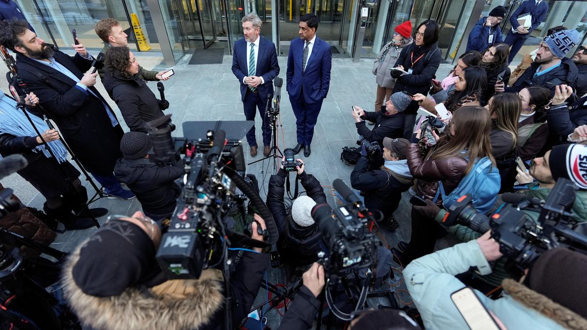 U.S. lawmakers reviewing unredacted Epstein files