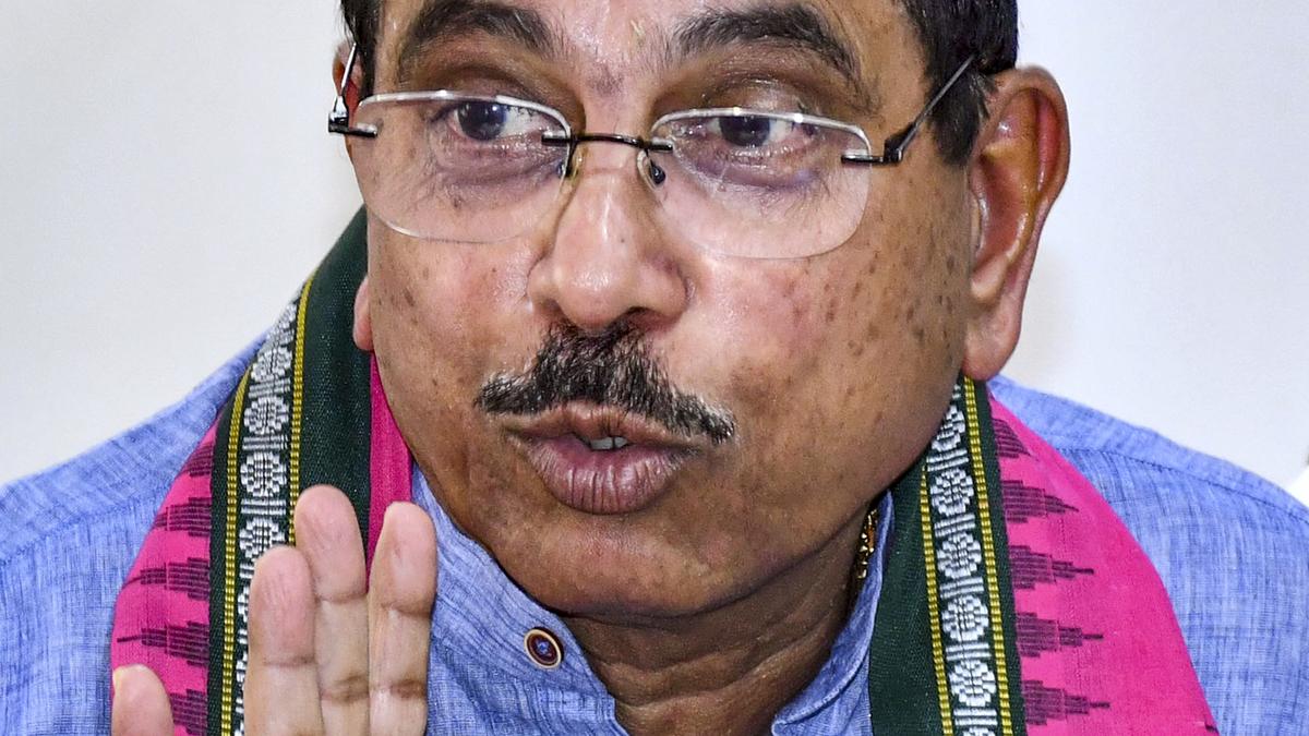 Congress govt. neglecting tier two cities, says Pralhad Joshi