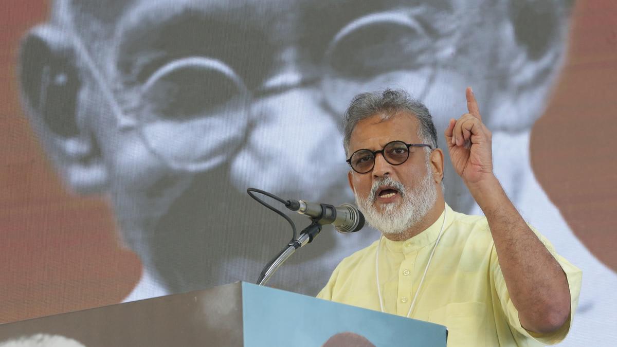 Save society from hate, says Tushar Gandhi