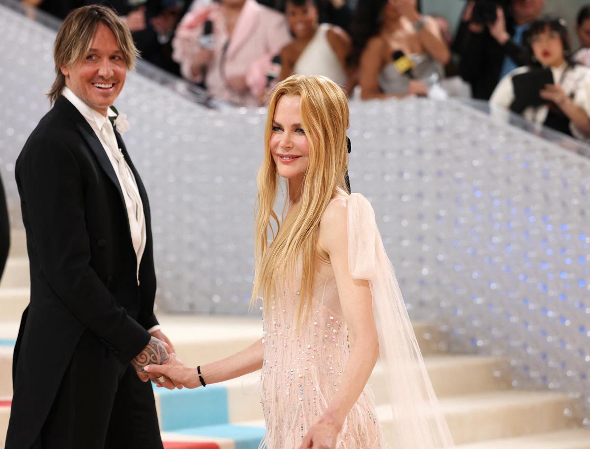 Keith Urban and Nicole Kidman posing at the Met Gala