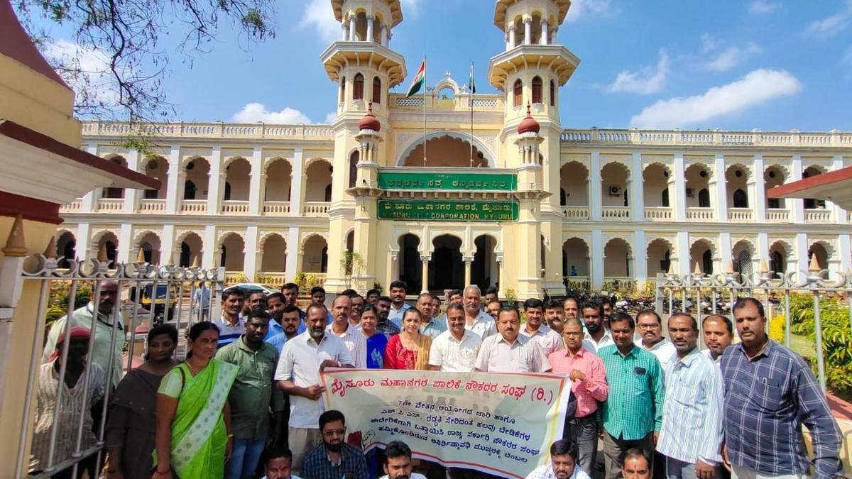 Nearly 27,000 government employees join strike in Mysuru