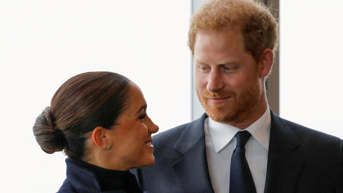 Prince Harry, Meghan Markle stop over to meet Queen