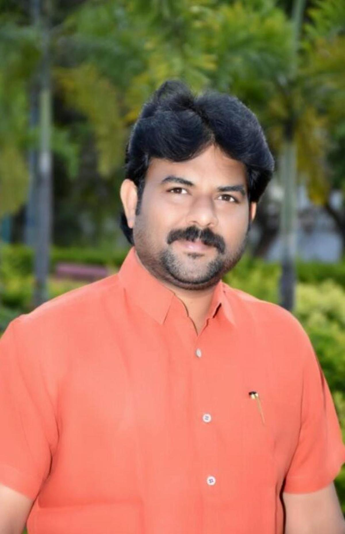The accusation of demanding a bribe by the investigation officer has been made by Rudragowda Patil, the alleged kingpin of PSI recruitment scam.
