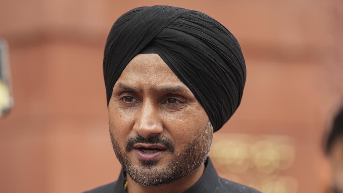 Punjab Police withdraws security cover of MP Harbhajan Singh after he quits AAP