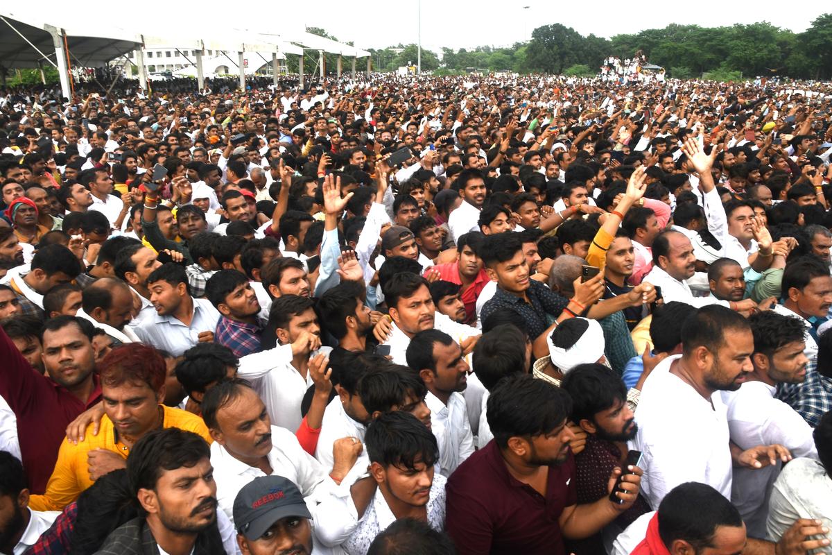 A sea of people and political dignitaries bid a tearful farewell to Mulayam Singh Yadav