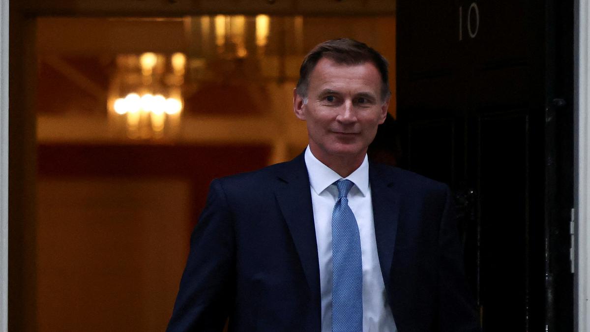 U.K. Finance Minister Hunt vows to win back financial market trust