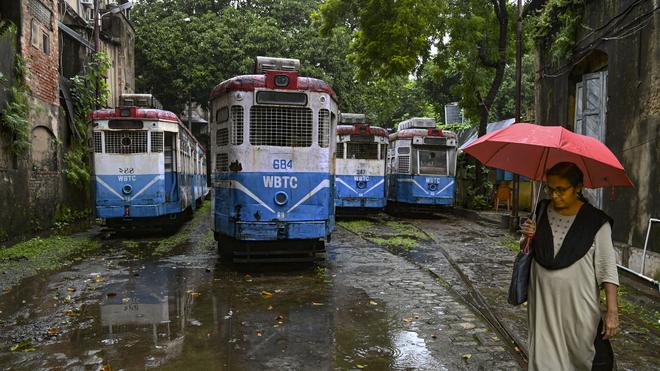  Kolkata-tram-suspended-during-Durga-Puja-yet-to-resume-tram-lovers-feel-it-may-never-come-back