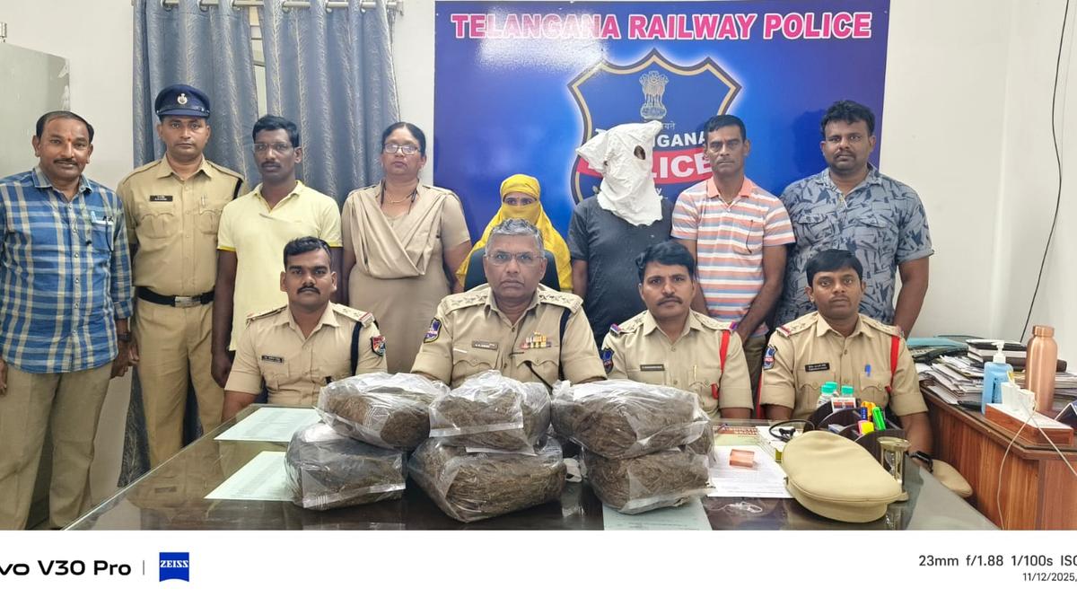 Duo arrested while transporting ganja from Odisha to Maharashtra via train