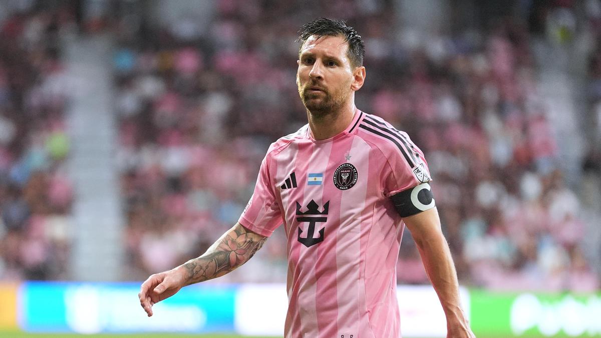 Messi diagnosed with left hamstring fatigue, return plan uncertain