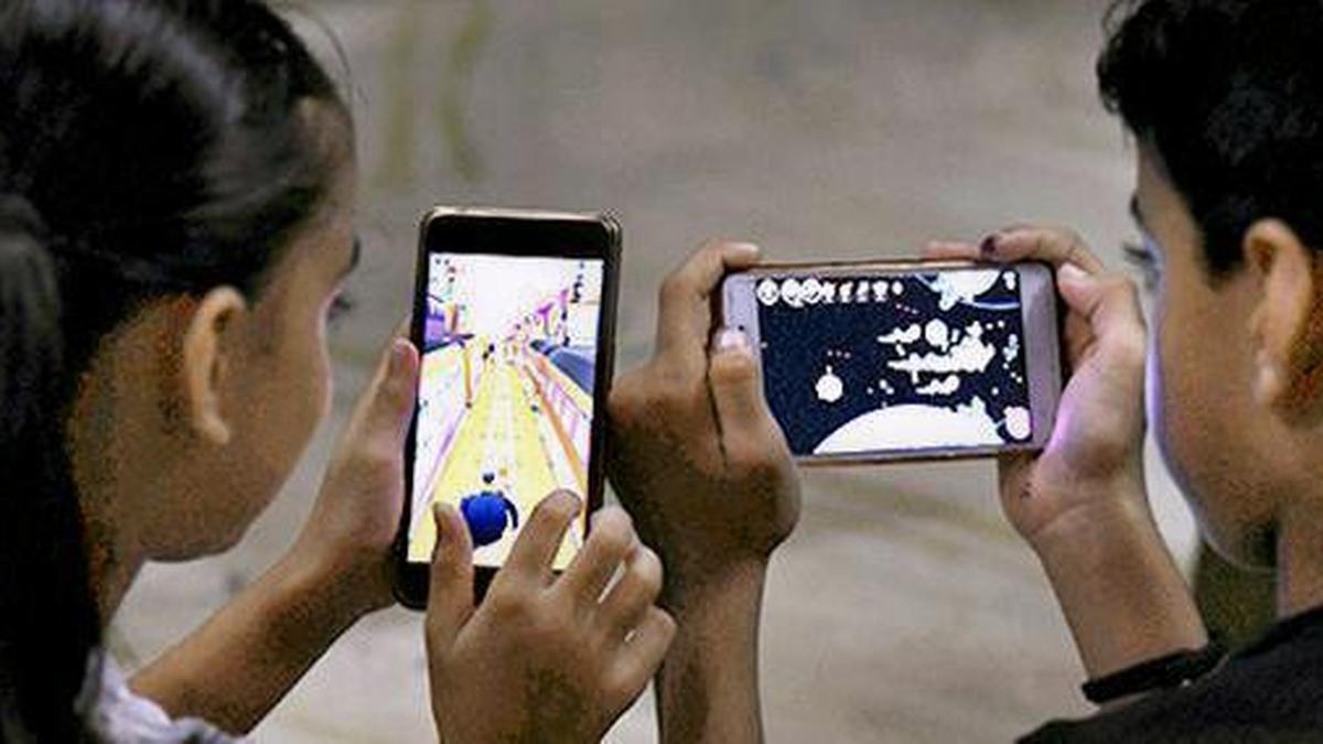 Bring in law to regulate use of mobile phone by children: panel