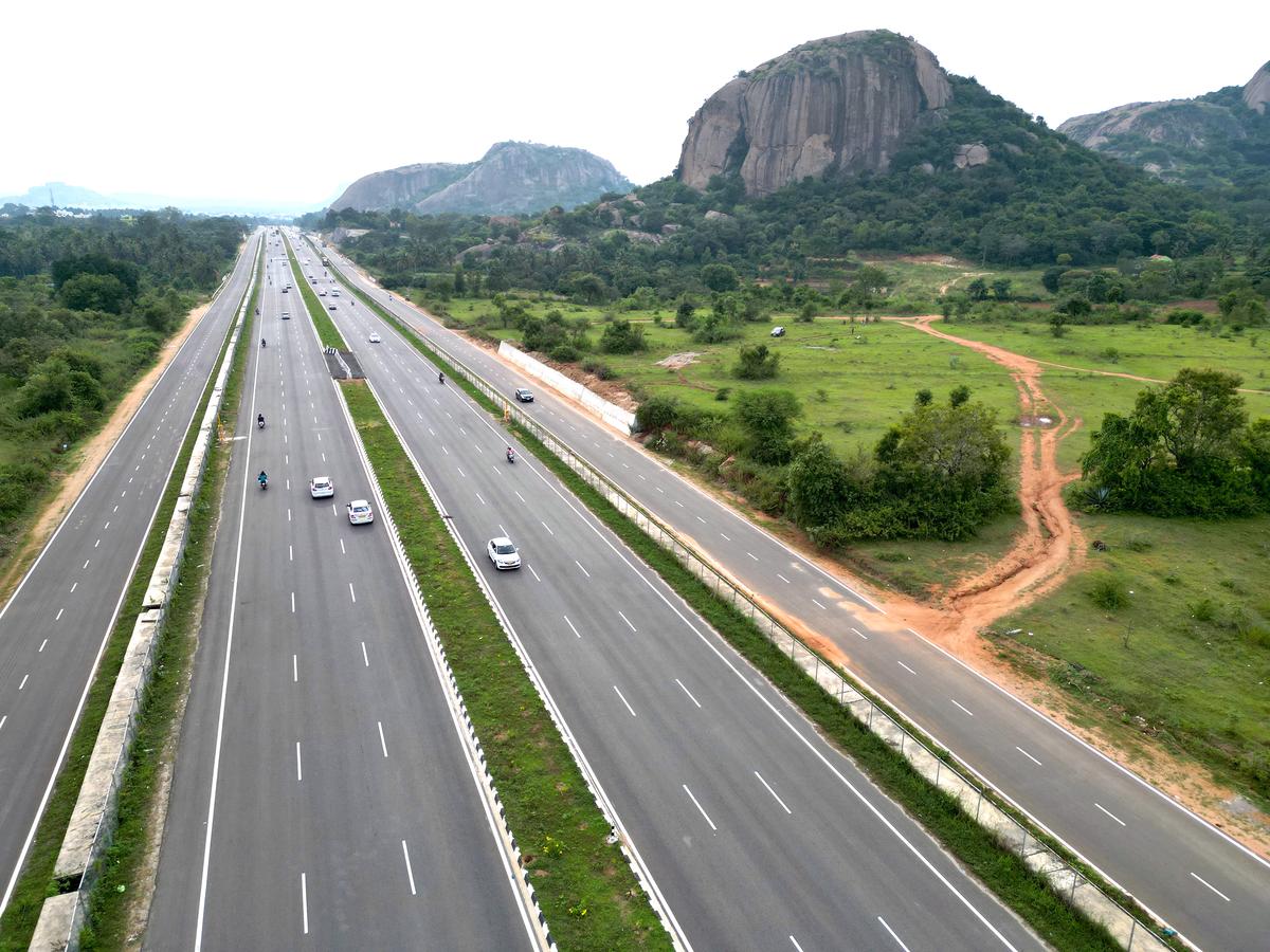 The expressway connecting Bengaluru with Mysuru.