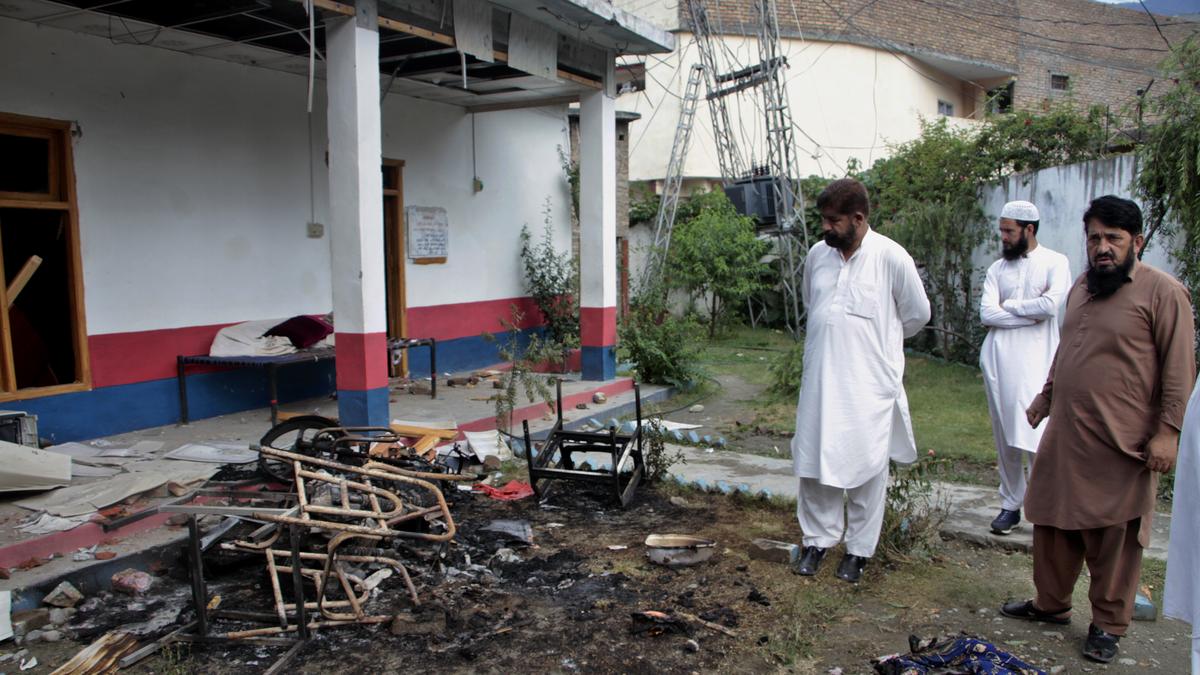 Muslim mob torches police station in Pakistan, lynches man for alleged blasphemy