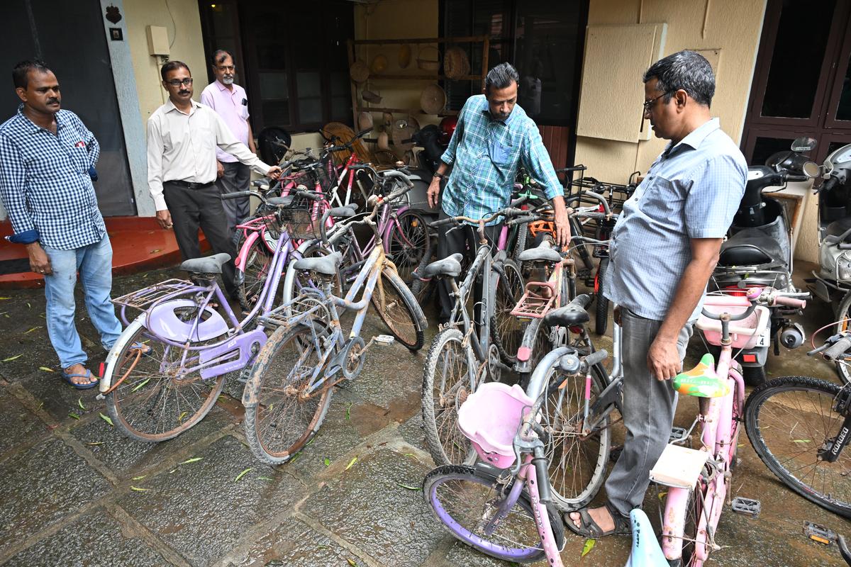 Activists of Sahyadri Sanchaya with the used cycles. Used cycles meant for distribution in Uttara Kannada government schools after repairs. 