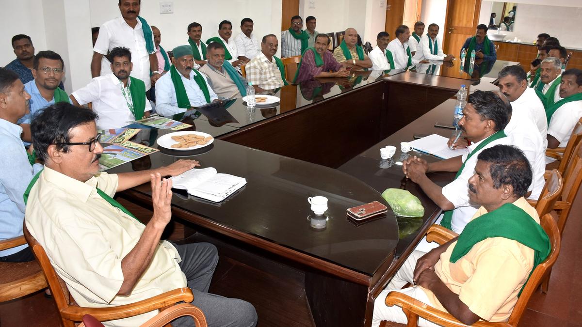 Mysuru farmers demand bonus of ₹500 a quintal to paddy