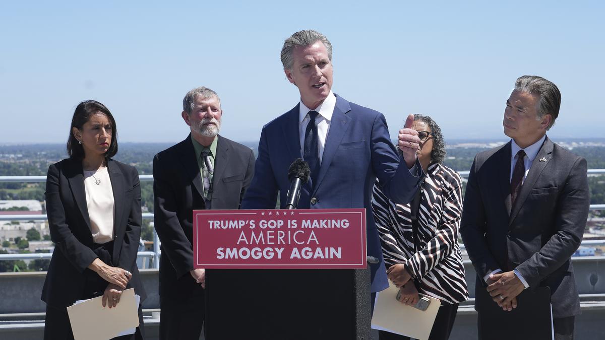 https://th-i.thgim.com/public/incoming/sn3tw3/article69685378.ece/alternates/LANDSCAPE_1200/US_Congress_California_Emission_Rules_77620.jpg