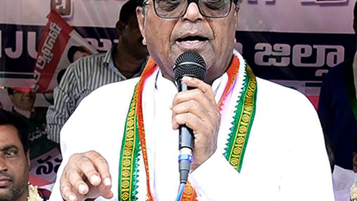 Ponnala ridicules KCR’s claim on saving democracy