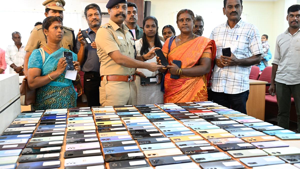 Police urge public to use CEIR portal to report stolen, lost mobiles