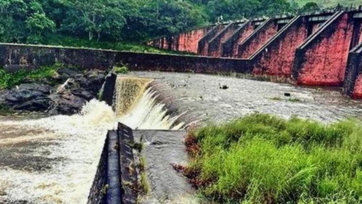 Water level in Mullaperiyar dam stands at 111 feet