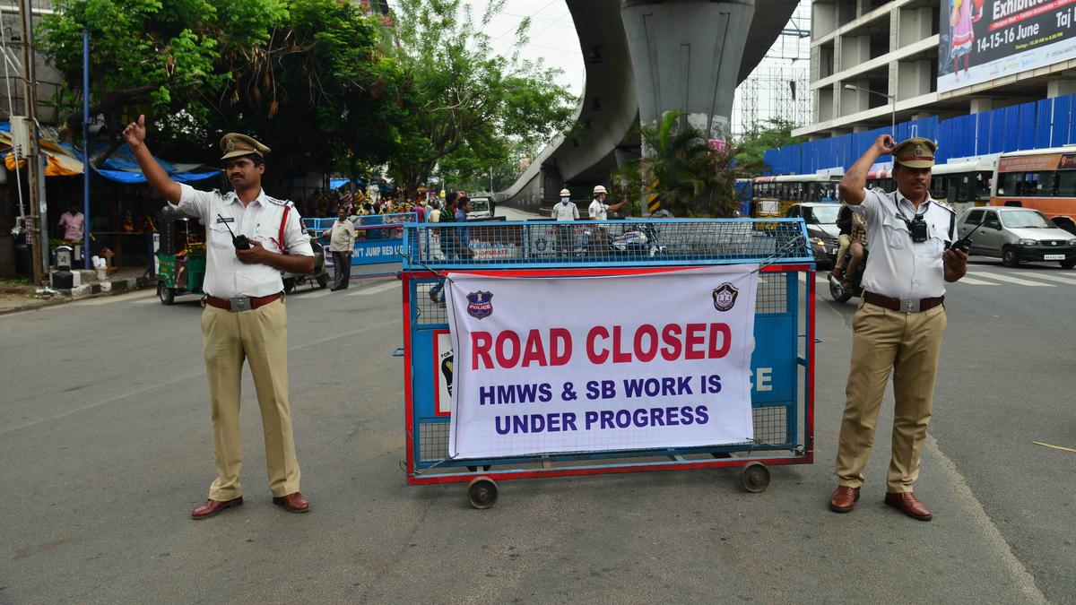 Hyderabad | Traffic restrictions in Kukatpally and R.C. Puram traffic police limits on May 1 in view of Congress’ corner meeting