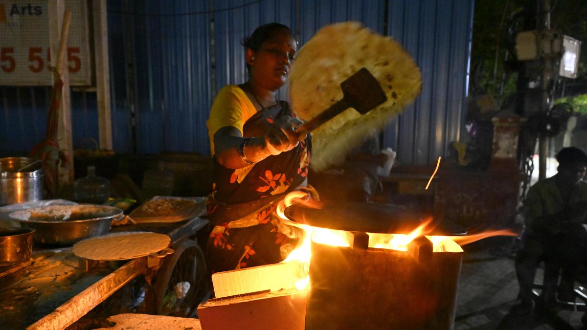 Jowar Roti, a healthy tradition finds a new life on Hyderabad streets