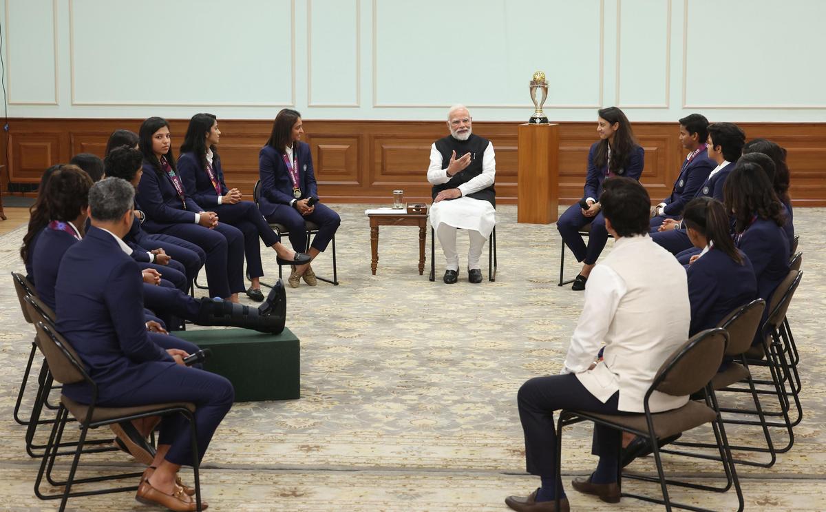 PM Modi interacts with the players PM Modi interacts with the players