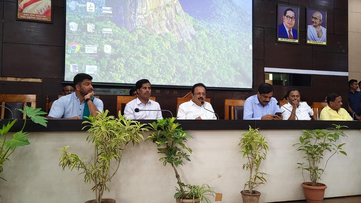 Cheluvarayaswamy: Ensure quality seeds for farmers