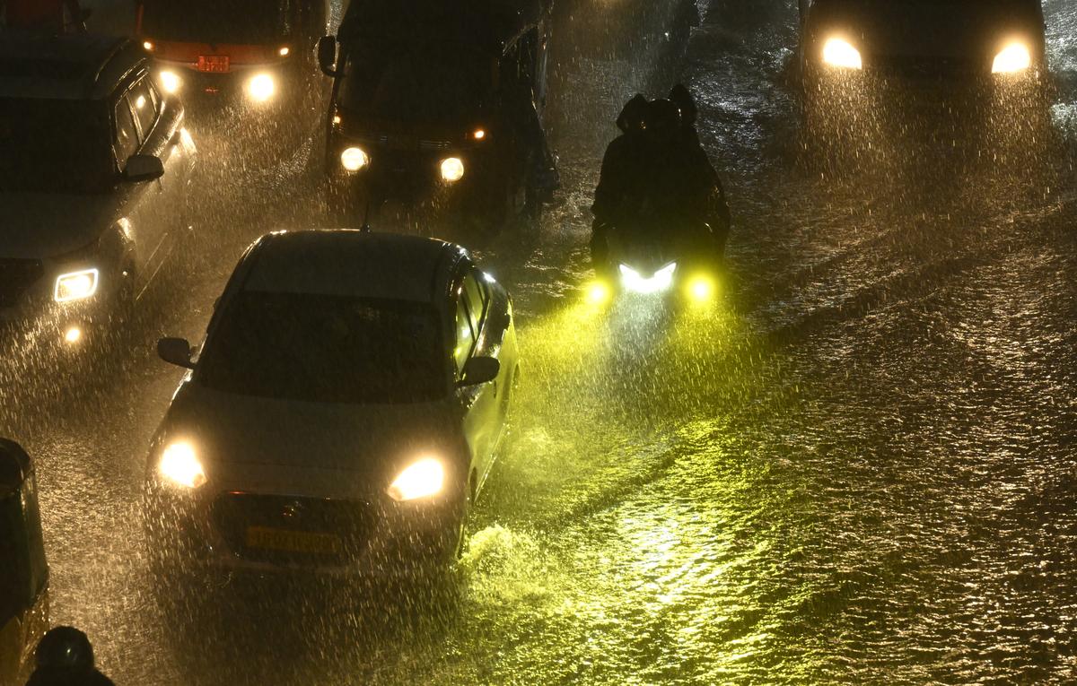 Heavy rainfall disrupted traffic movement in Secunderabad on Sunday (September 14, 2025).