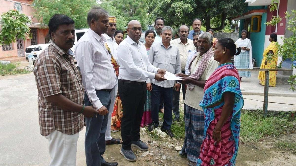 Vikravandi bypoll | Distribution of booth slips to voters begins