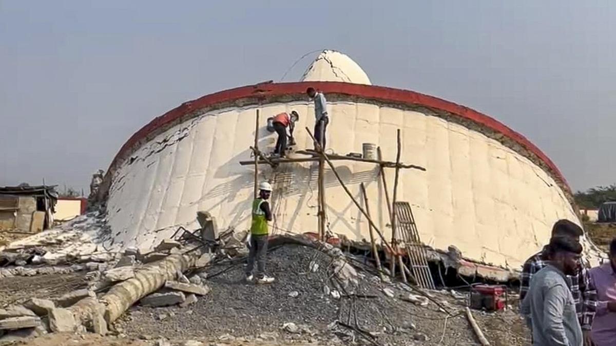 Collapse of newly constructed water tank in Surat: seven arrested