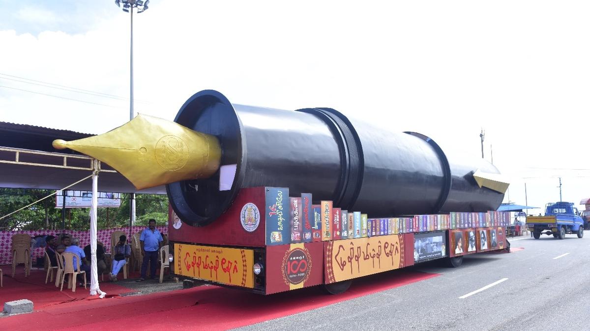 &lsquo;Karunanidhi Centenary Muththamizh Ther&rsquo; flagged off