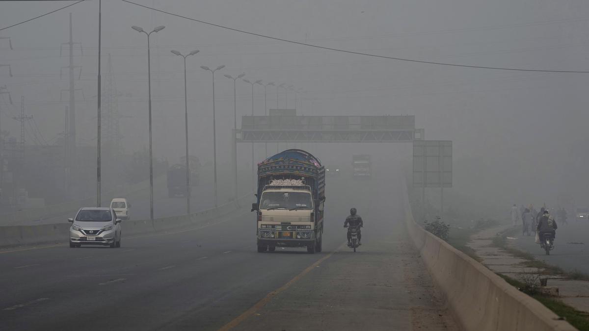 La pollution croissante à Lahore au Pakistan remplit les quartiers d’enfants malades
