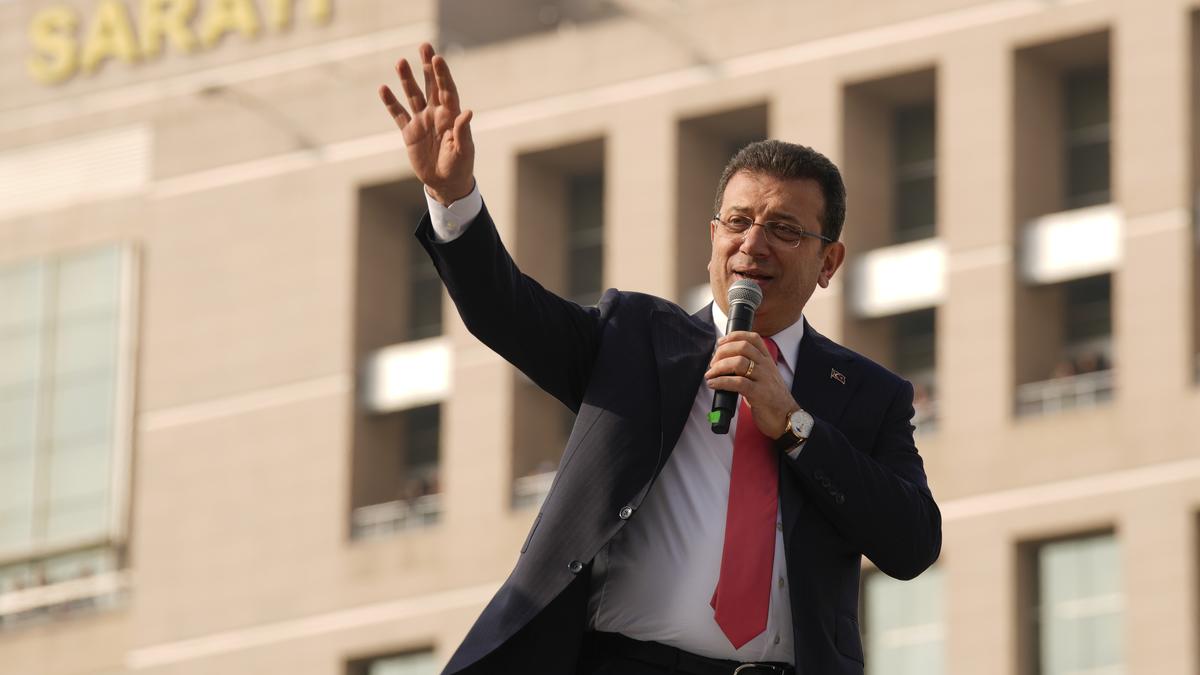 https://th-i.thgim.com/public/incoming/ssl4hx/article69938364.ece/alternates/LANDSCAPE_1200/Turkey_Opposition_62613.jpg