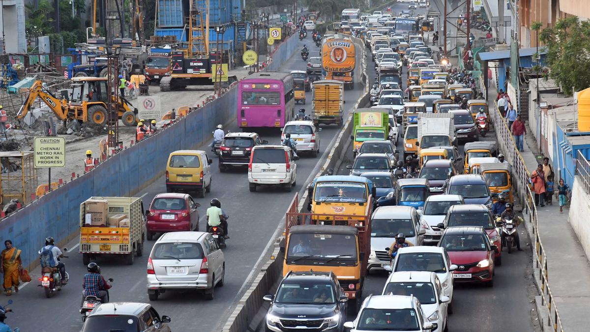 Metro Rail work causes traffic congestion on Old Mahabalipuram Road