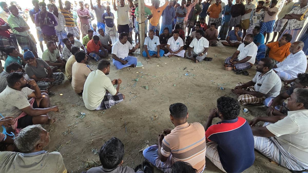 Rameswaram fishermen abstain from work; demand search for two missing fishermen