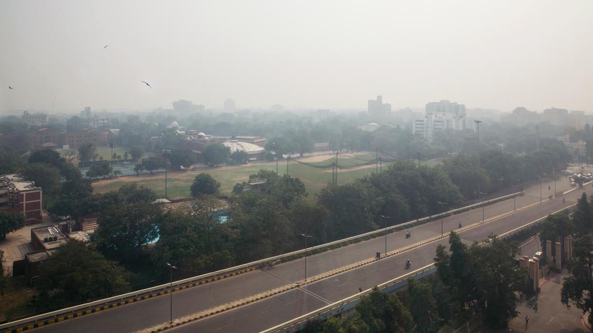 Delhi's night temperatures drop further, light rain possible in evening