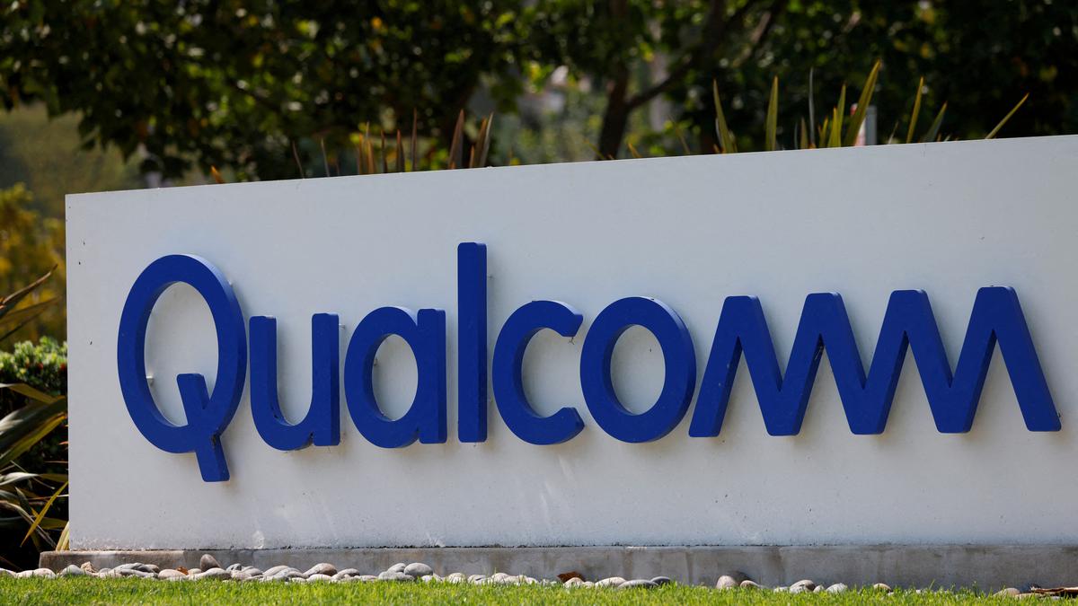 Qualcomm must face shareholder class action over sales practices