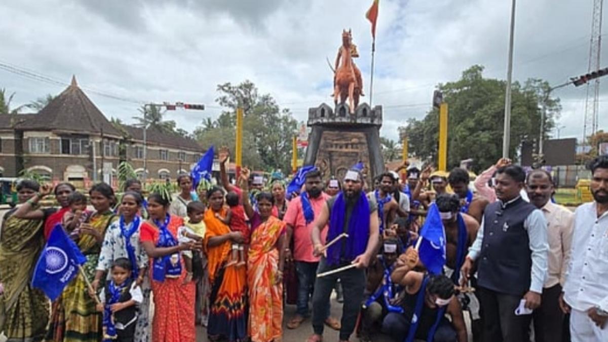 Hakki Pikki community members take out protest march seeking enumeration