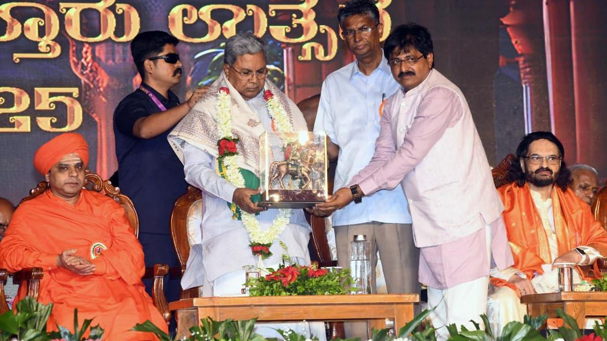 Beware of people dividing society on the basis of caste, religion: CM
