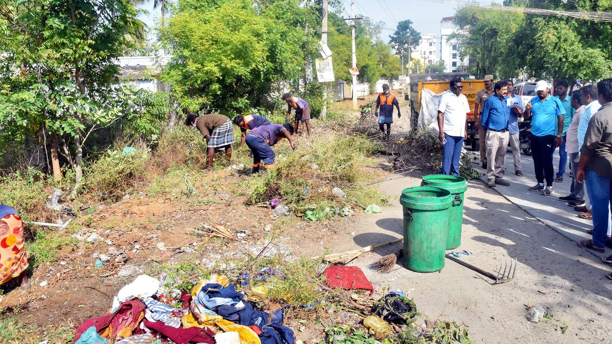 Dindigul Collector inspects cleanliness drive