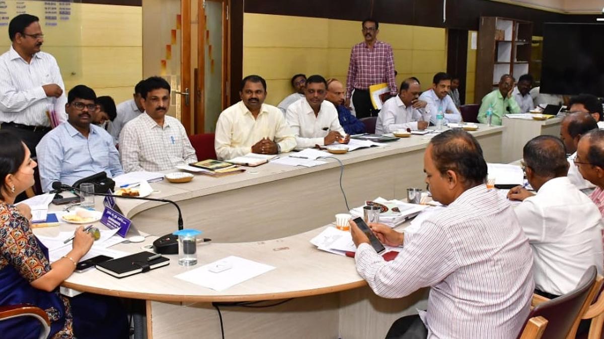 There is no water crisis, shortage of fodder in Dharwad district, says