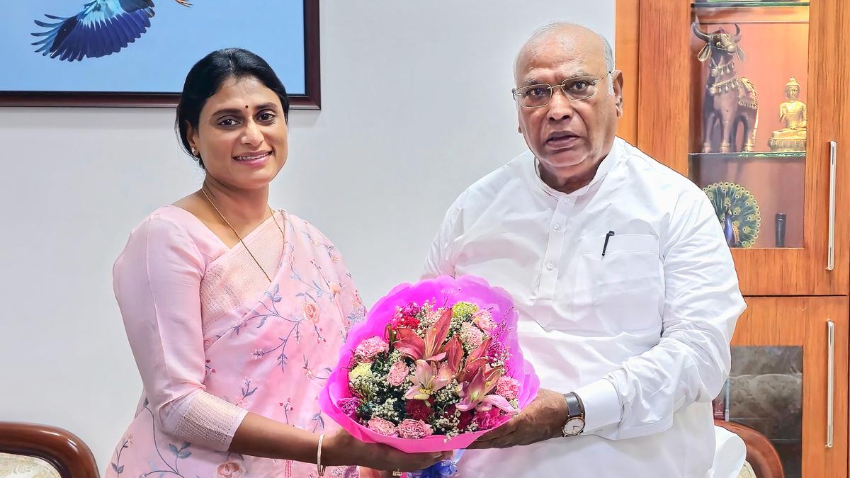 Sharmila meets Kharge, discusses plans to strengthen party in Andhra Pradesh