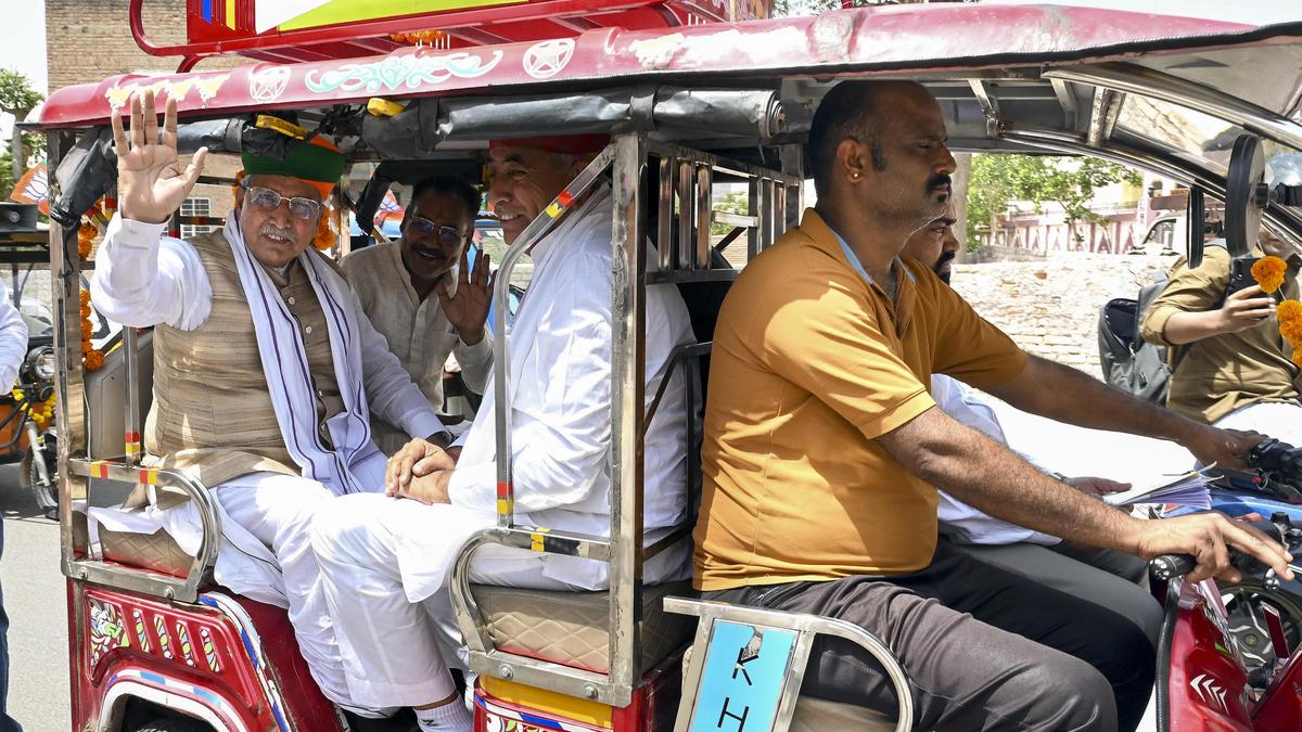 MoS Arjun Ram Meghwal takes e-rickshaw ride in Rajasthan’s Bikaner to promote fuel conservation