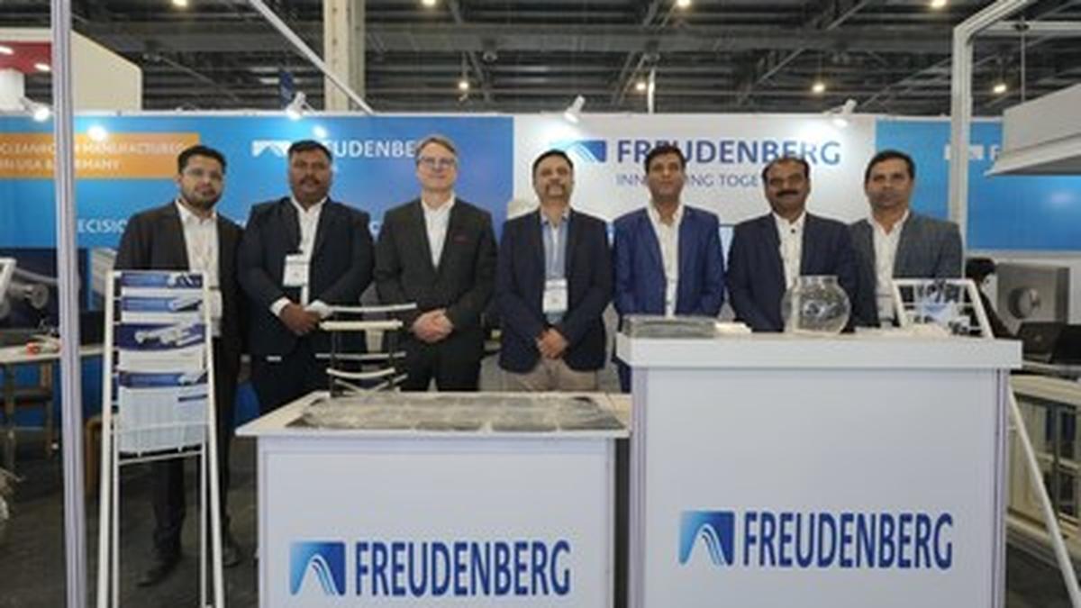 Freudenberg Medical & Freudenberg Filtration Technologies Highlight Key Product Innovations at CPHI PMEC 2025