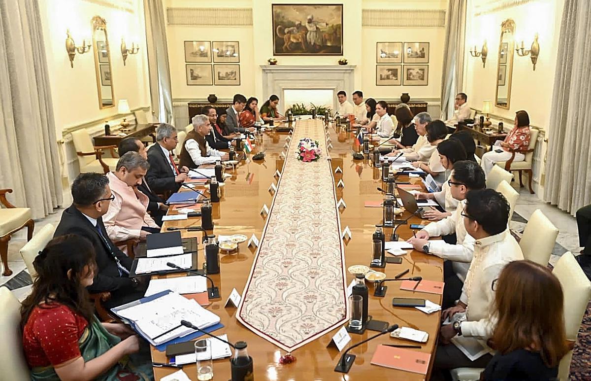   विदेश मंत्री एस जयशंकर ने 29 जून को नई दिल्ली में फिलीपीन के विदेश सचिव एनरिक मनालो से मुलाकात की। 
