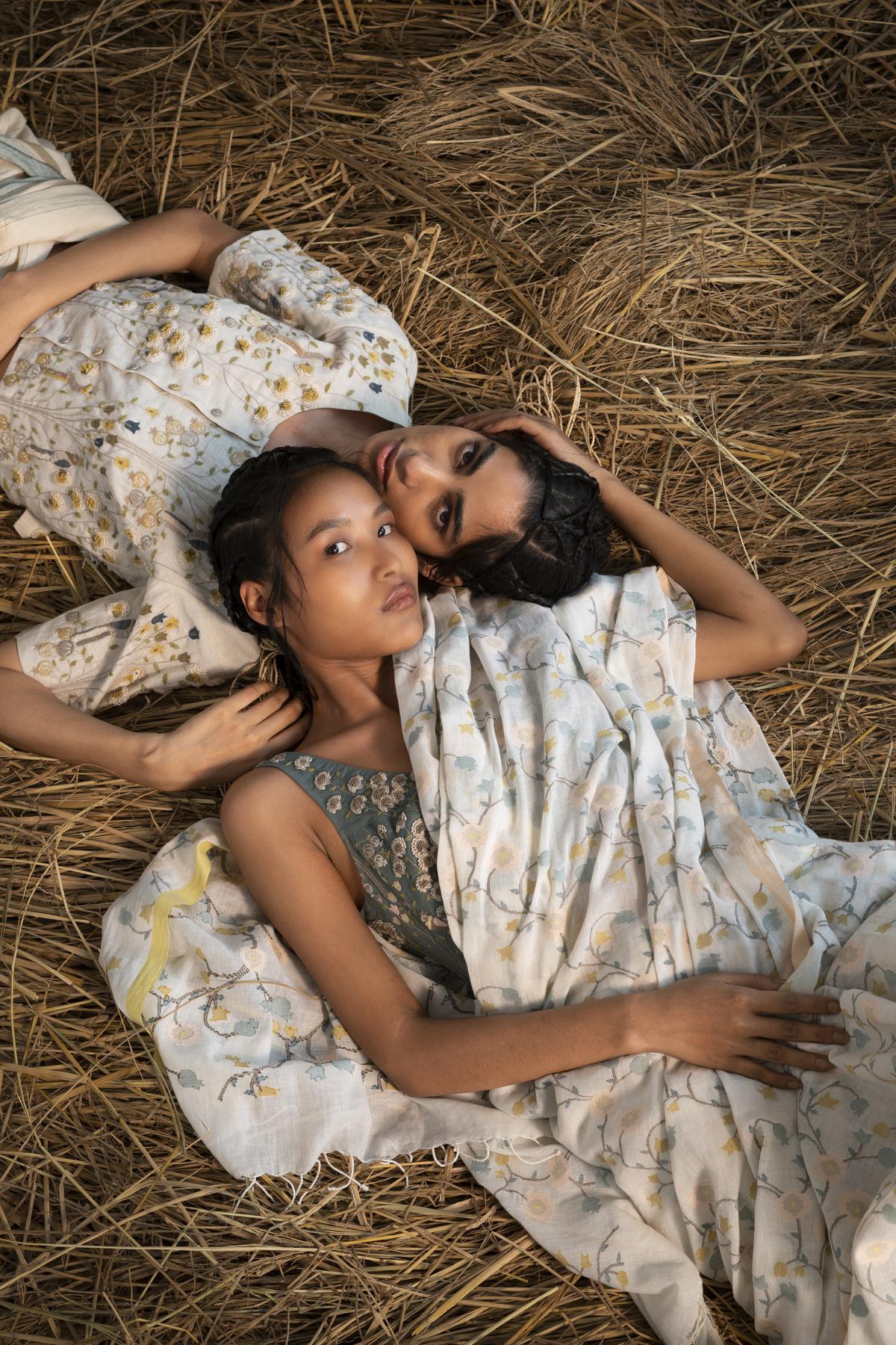 The fine count khadi saris were woven in Burdwan, West Bengal The fine count khadi saris were woven in Burdwan, West Bengal