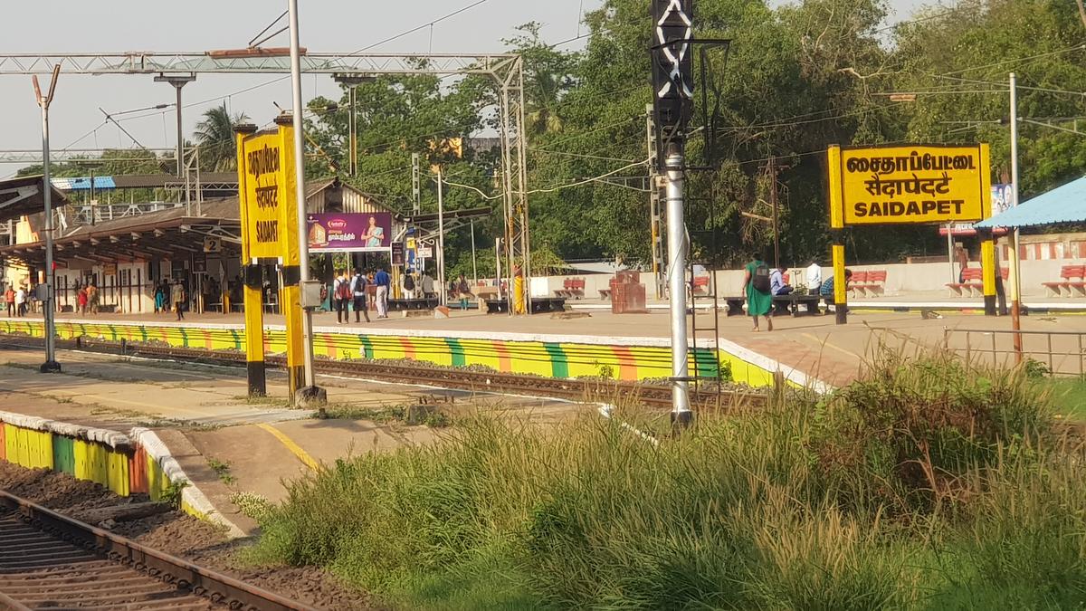 Four police teams begin hunt for suspect in murder of woman vendor at railway station in Chennai