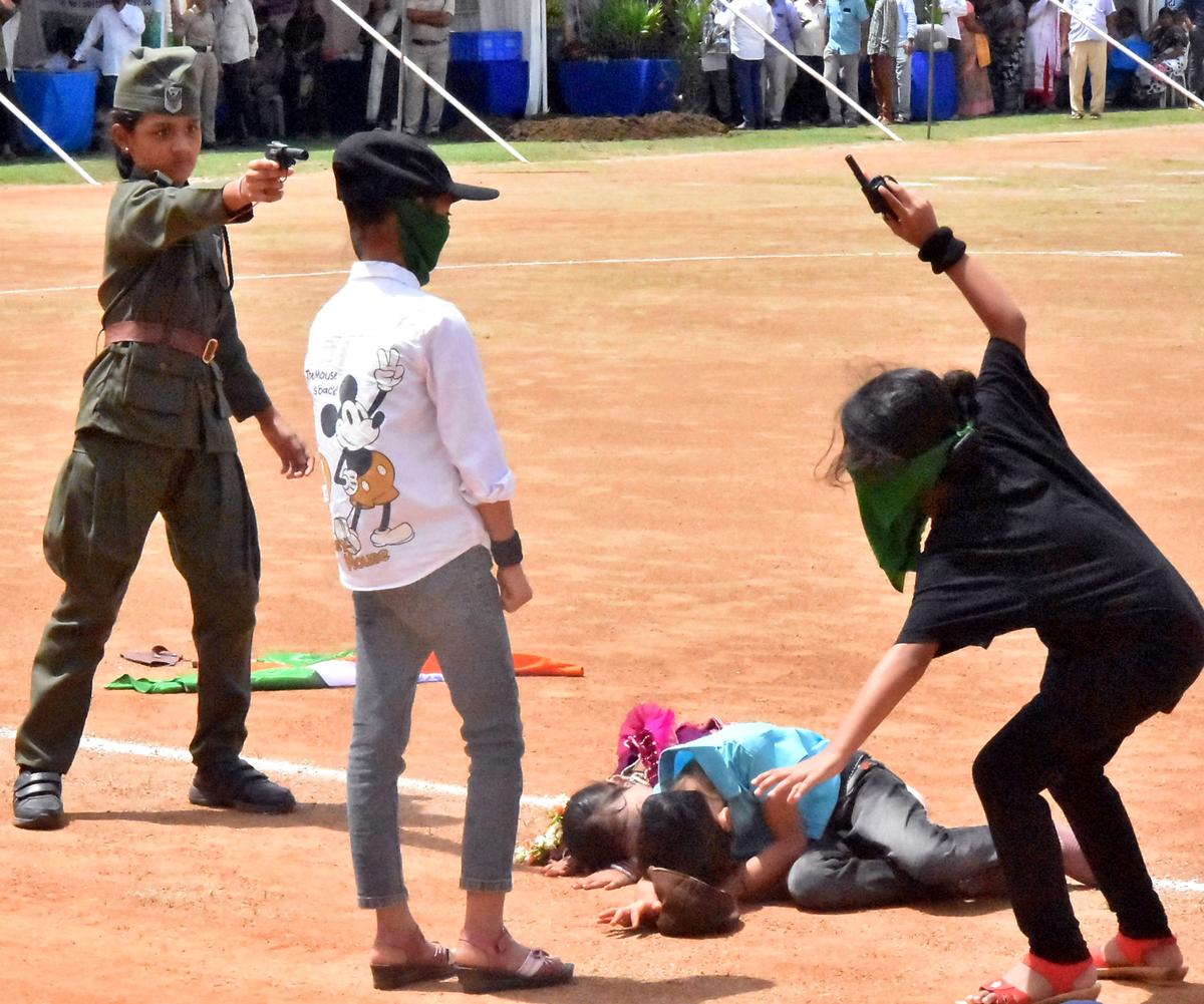 Children enacting the Pahalgam Terror  Attack Operation Sindoor  part  in  the  Telangana Formation Day celebration, at Police Parade ground in Sangareddy.