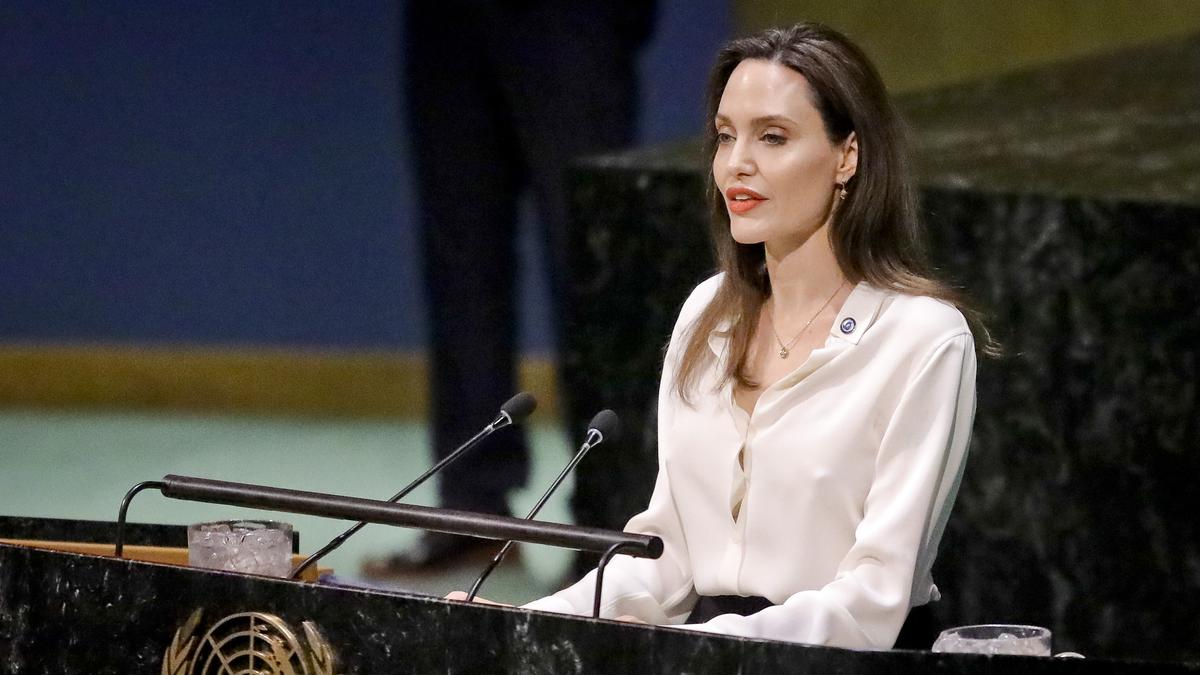 Angelina Jolie leaves role as UNHCR special envoy