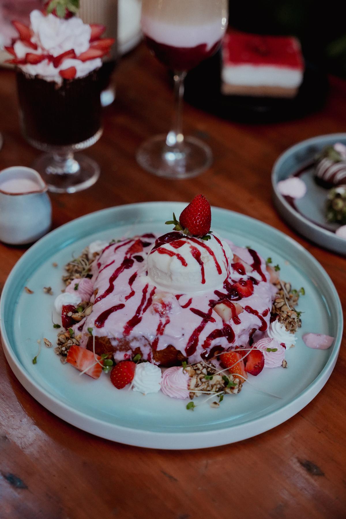 Jahodový malajský francouzský toast