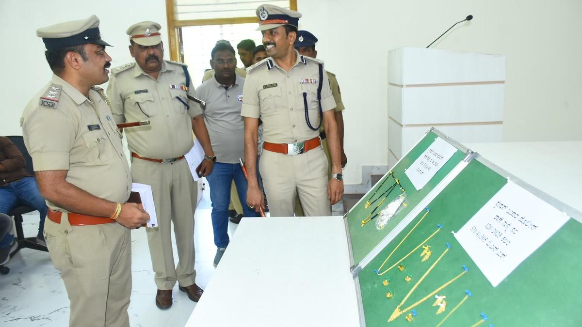 Inter-State burglar arrested, gold worth ₹14 lakh recovered